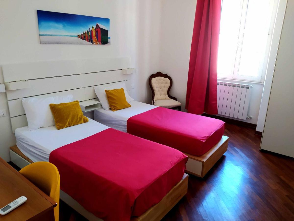 Stanza Con Bagno Ed Accesso Privati Hotel Trieste Eksteriør billede